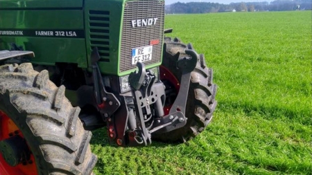 KIT UNIVERSEL HYDRAULIQUE FRONTAL ( AVANT) 2 EME CATEGORIE POUR TRACTEUR 1500KG